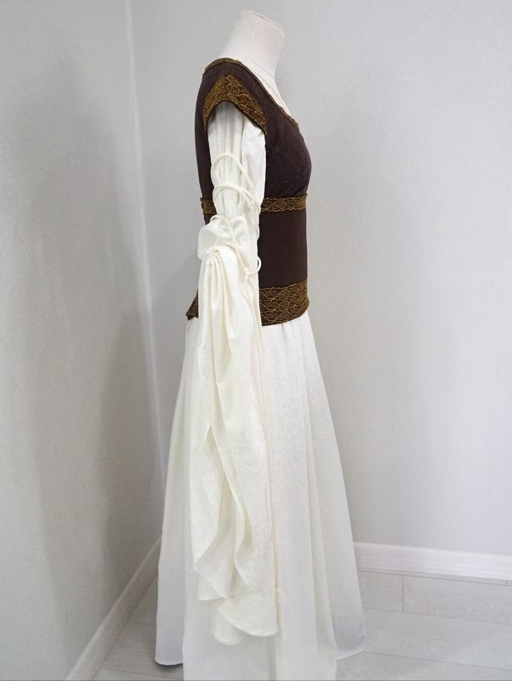 Eowyn Shieldmaiden Dress Lord Of The Rings Rohan Princess Cosplay Costume - Picture 3 of 12